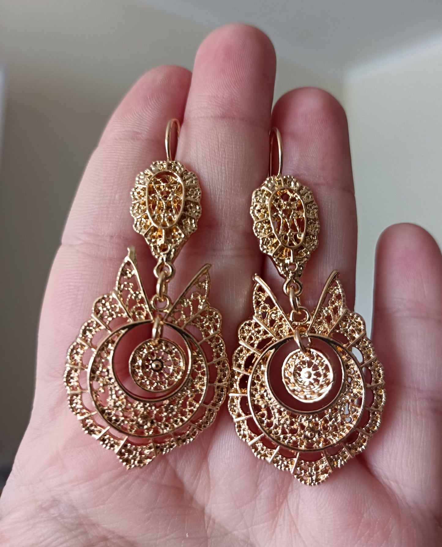 Handmade Portuguese Lowcost Jewelry Golden Metal Queen Maxi Hook Earring Filigree Style