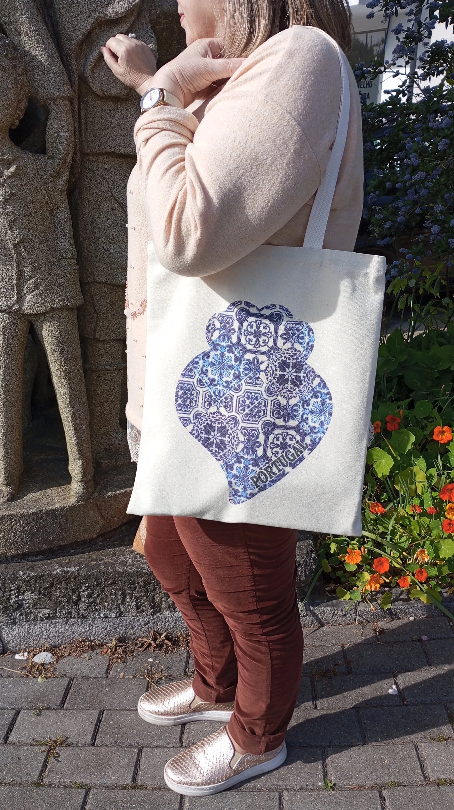 Portuguese Folclore Clogs patent Leather & Hand Embroidery Regional Handmade & FREE Tote Bag