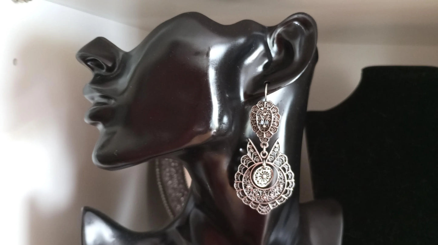Portuguese Jewelry Lowcost Handmade Golden Metal Queen Maxi Hook Earring Filigree Style Cute Maxi ZAMAK