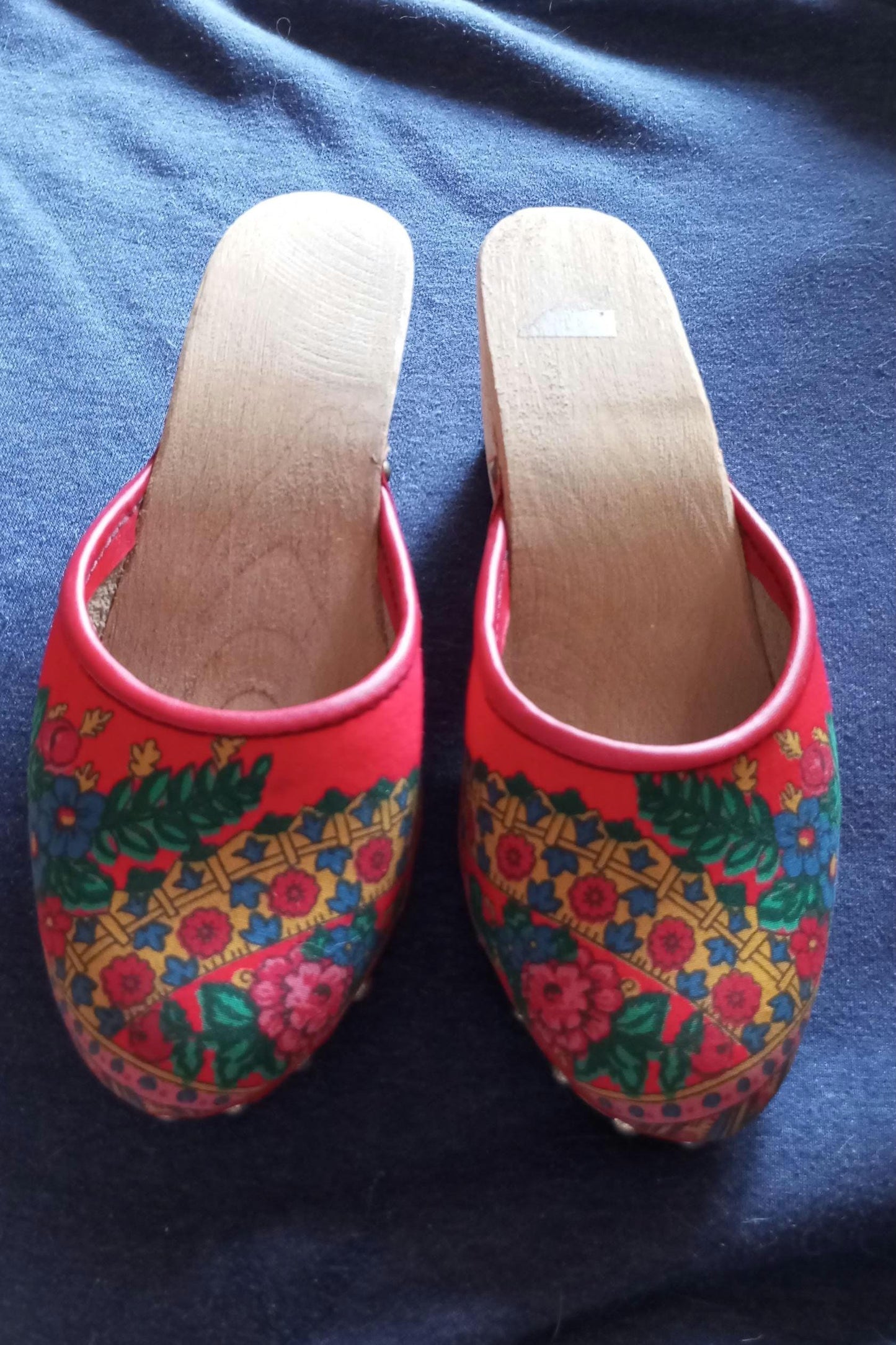 Portuguese Folclore Clogs Wood & Red Tradicional Minho Shawl & FREE Tote Bag