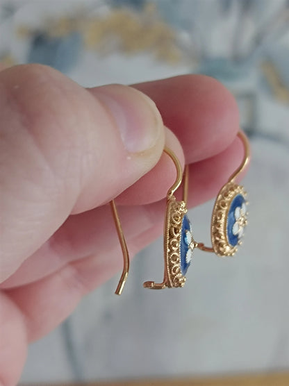 Beautiful 925 Sterling Silver Gold-Vermeil Filigree Caramujo Hook Earrings with Handpainted Enamel Floral Pattern