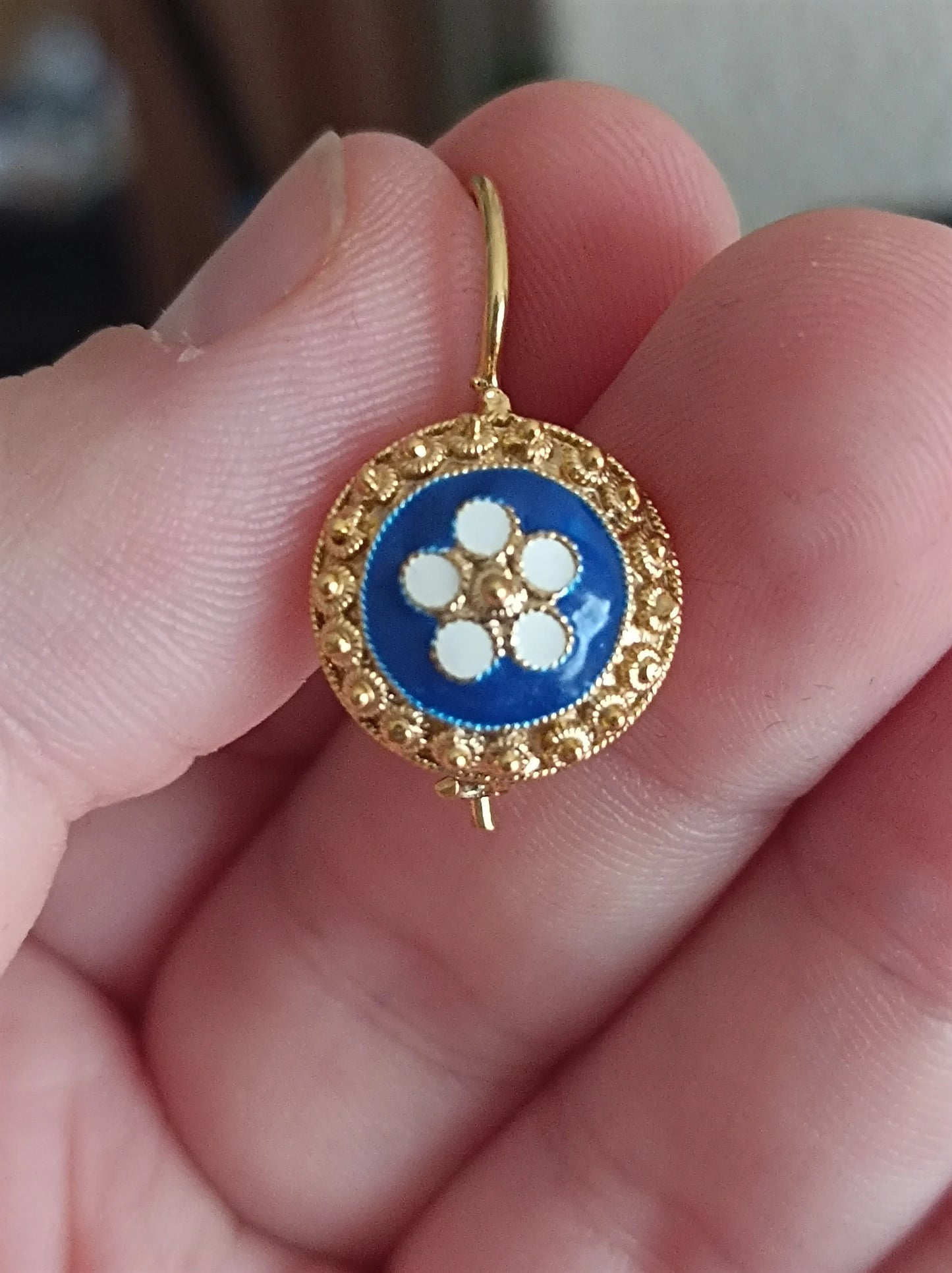 Beautiful 925 Sterling Silver Gold-Vermeil Filigree Caramujo Hook Earrings with Handpainted Enamel Floral Pattern