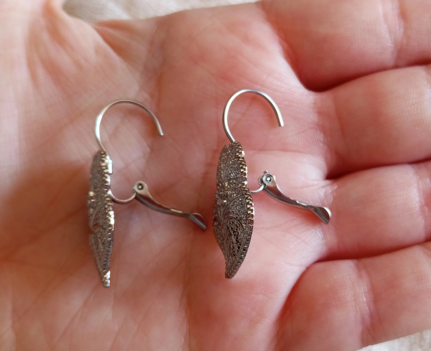 Stainless Steel Earring Heart of Viana Filigree Style Cute Hook Earring