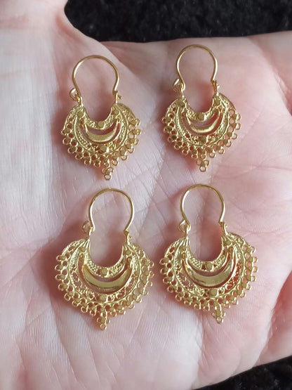 Beautiful Portuguese Filigree Earrings in Gold-Vermeil Sterling Silver , Vintage "Arrecadas" Style