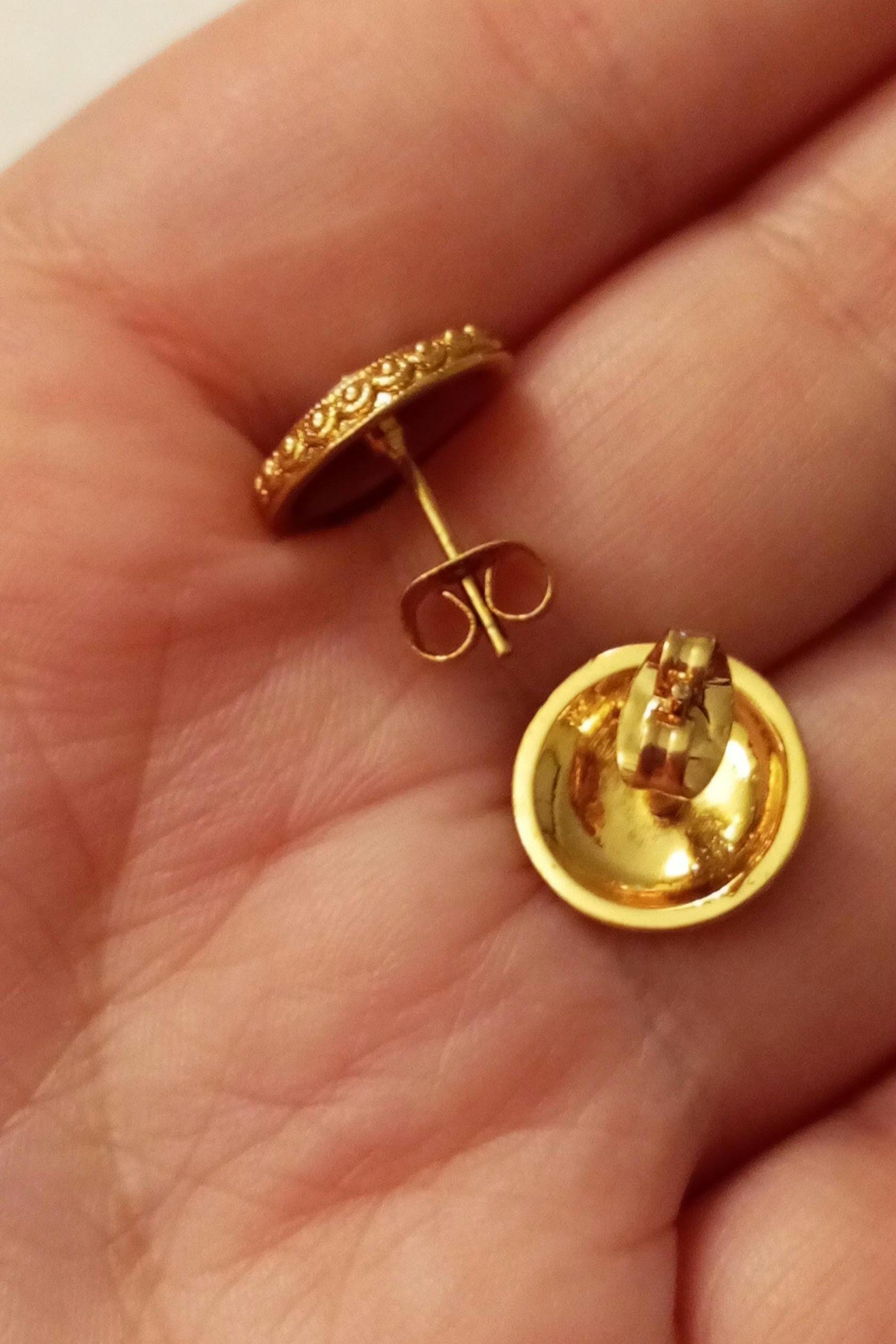 Brinco de Filigrana Portuguesa em Aço Inoxidável com Acabamento Dourado, Estilo Caramujo