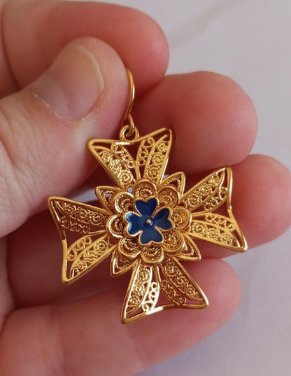 Brinco de gancho em aço inoxidável com cruz de Malta religiosa banhada a ouro, estilo filigrana, 24k