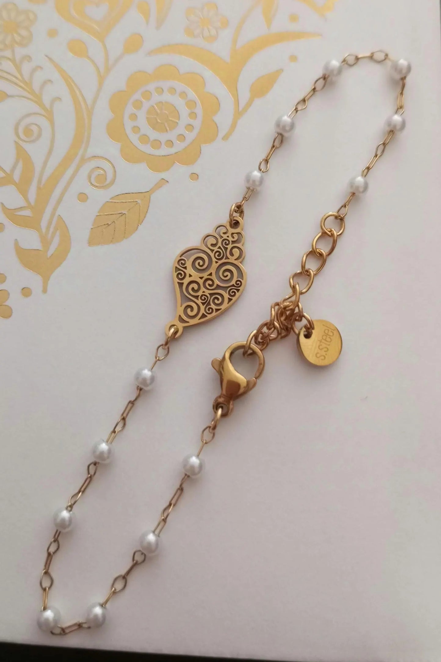 Goldplated Stainless Steel Bracelet with Filigree Style Heart of Viana and Faux White Pearls