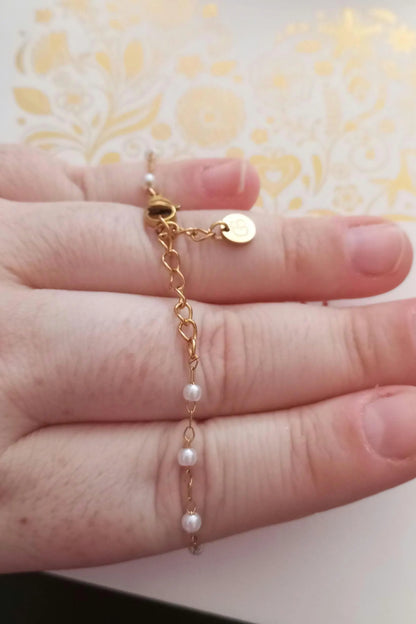 Goldplated Stainless Steel Bracelet with Filigree Style Heart of Viana and Faux White Pearls