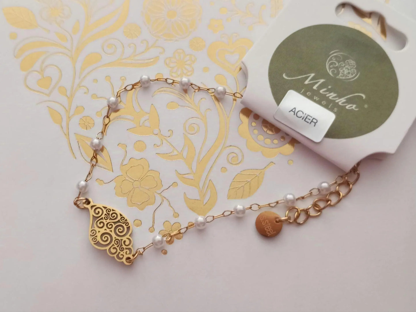 Goldplated Stainless Steel Bracelet with Filigree Style Heart of Viana and Faux White Pearls