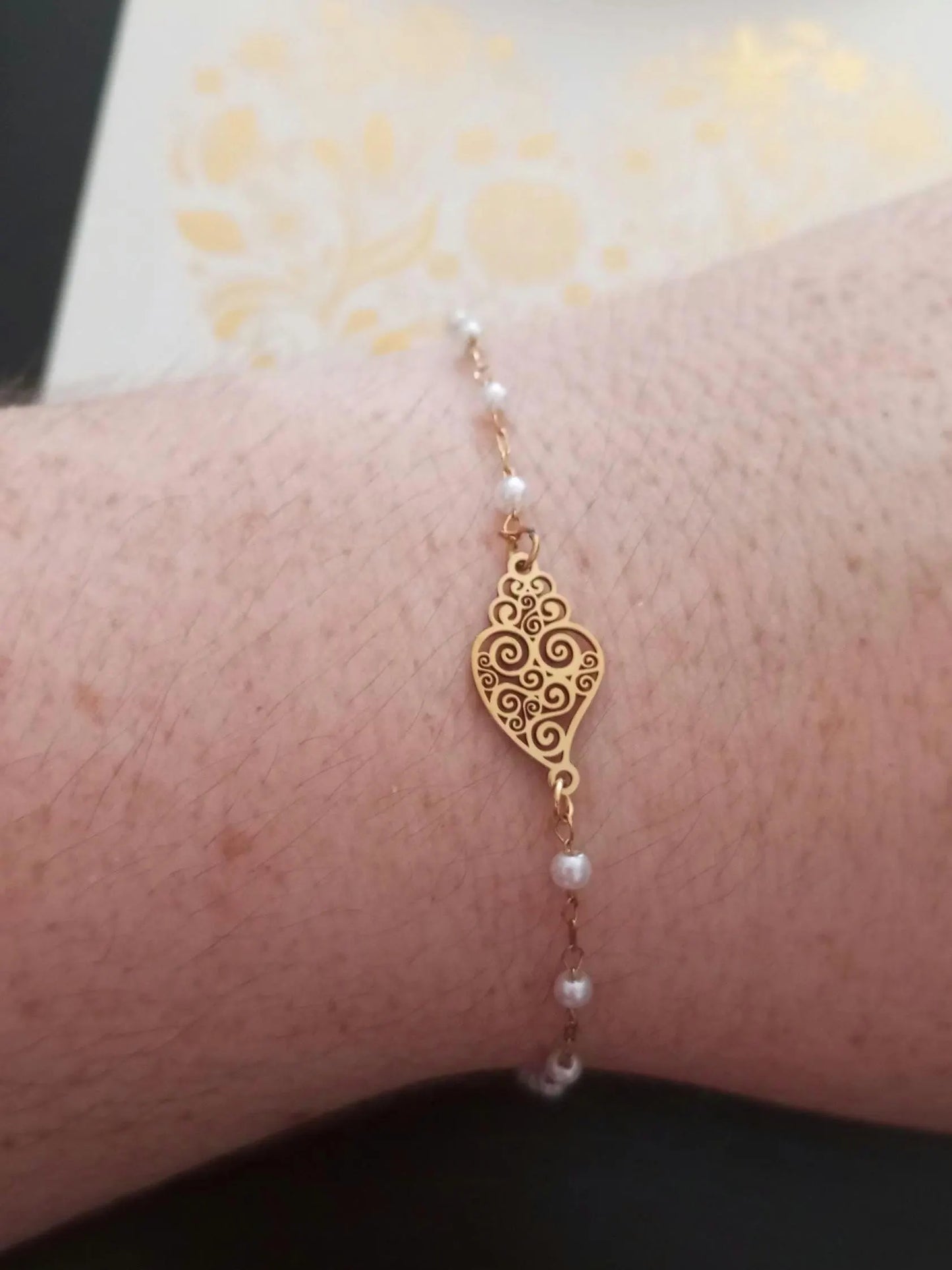 Goldplated Stainless Steel Bracelet with Filigree Style Heart of Viana and Faux White Pearls