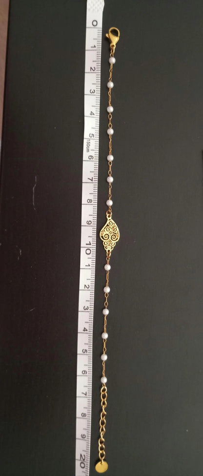 Goldplated Stainless Steel Bracelet with Filigree Style Heart of Viana and Faux White Pearls