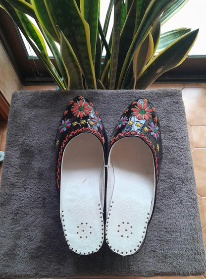 Portuguese Folclore Clogs patent Leather & Hand Embroidery Regional Handmade  & FREE Tote Bag