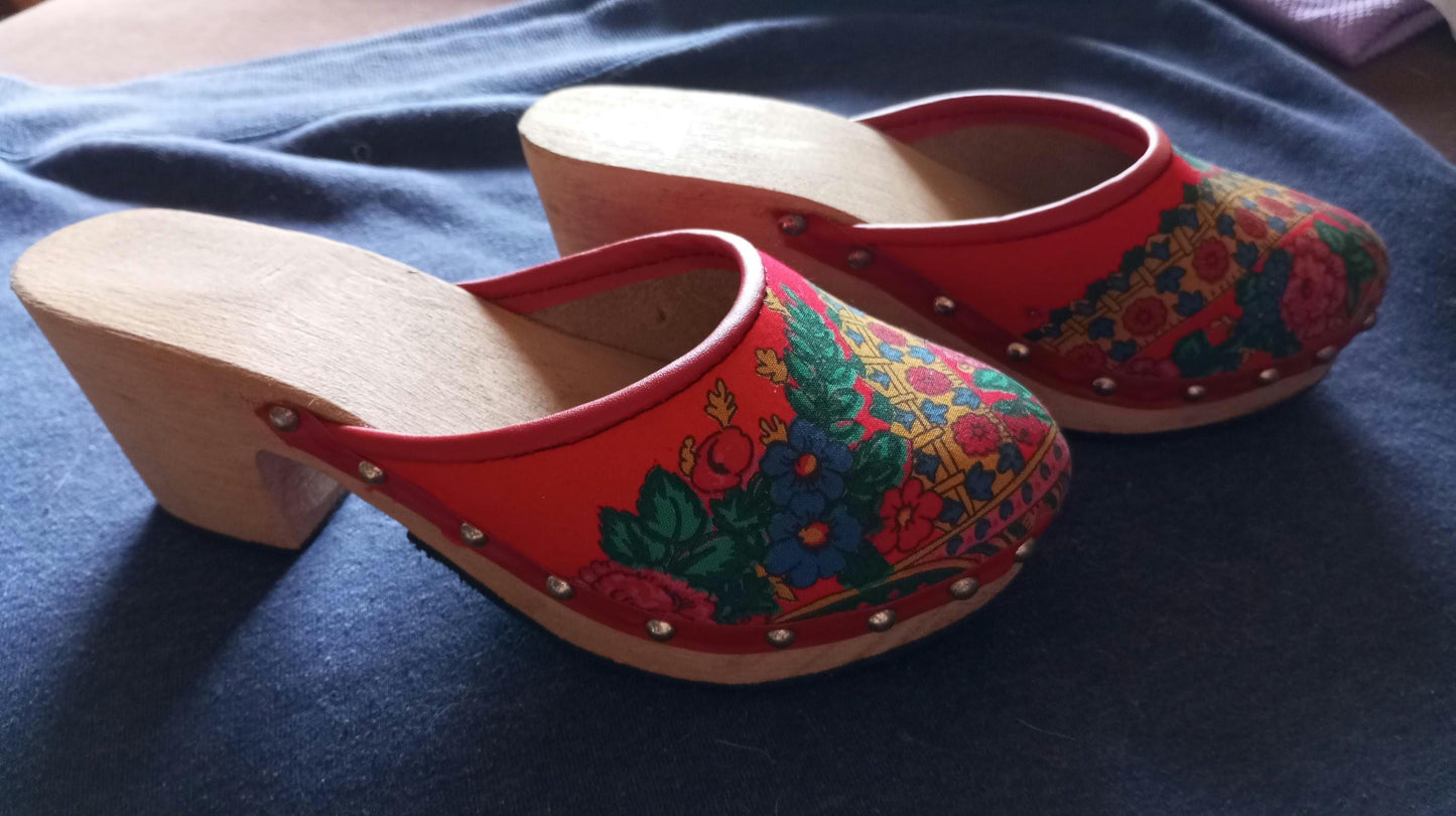 Portuguese Folclore Clogs Wood & Red Tradicional Minho Shawl  & FREE Tote Bag