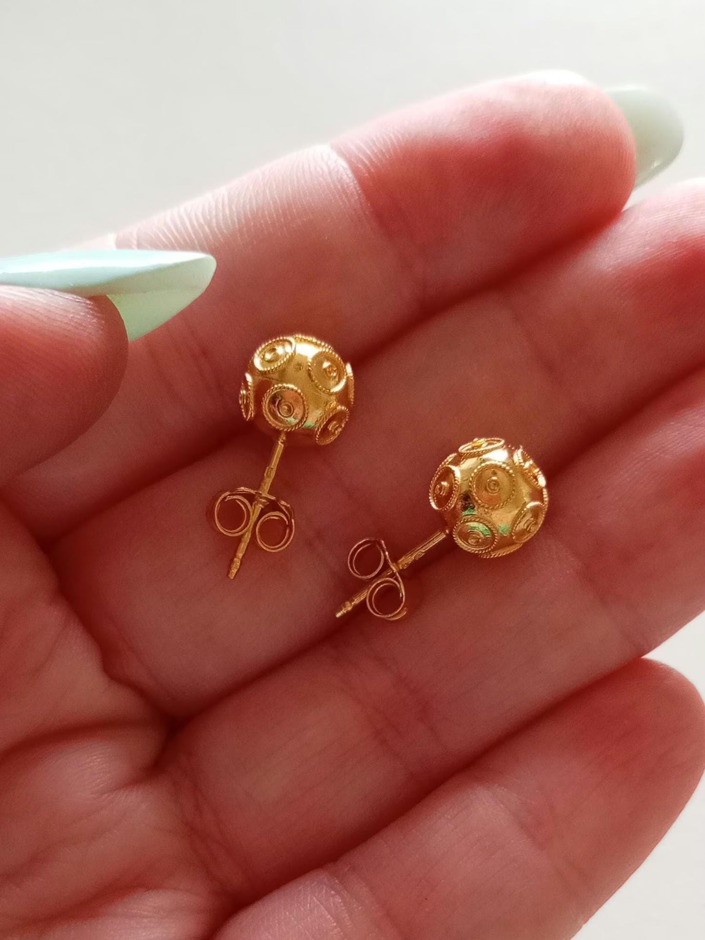 Solid Gold Bead of Viana Filigree Stud Earrings 9mm