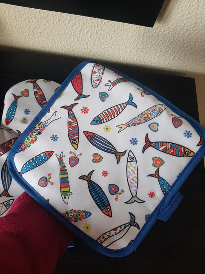 Portuguese Sardine Oven Mitt and Pot Holder Set, Souvenir Portugal