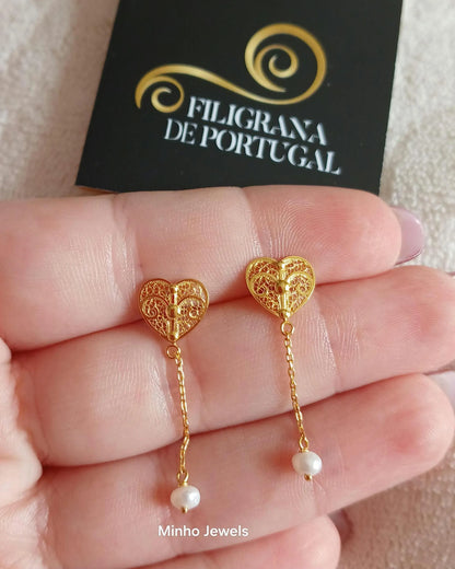 19Kt Gold Portuguese Handmade Filigree Heart Stud Earrings with Dangling Pearl