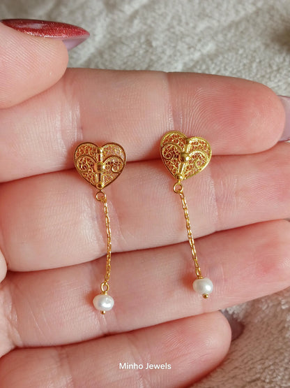 19Kt Gold Portuguese Handmade Filigree Heart Stud Earrings with Dangling Pearl