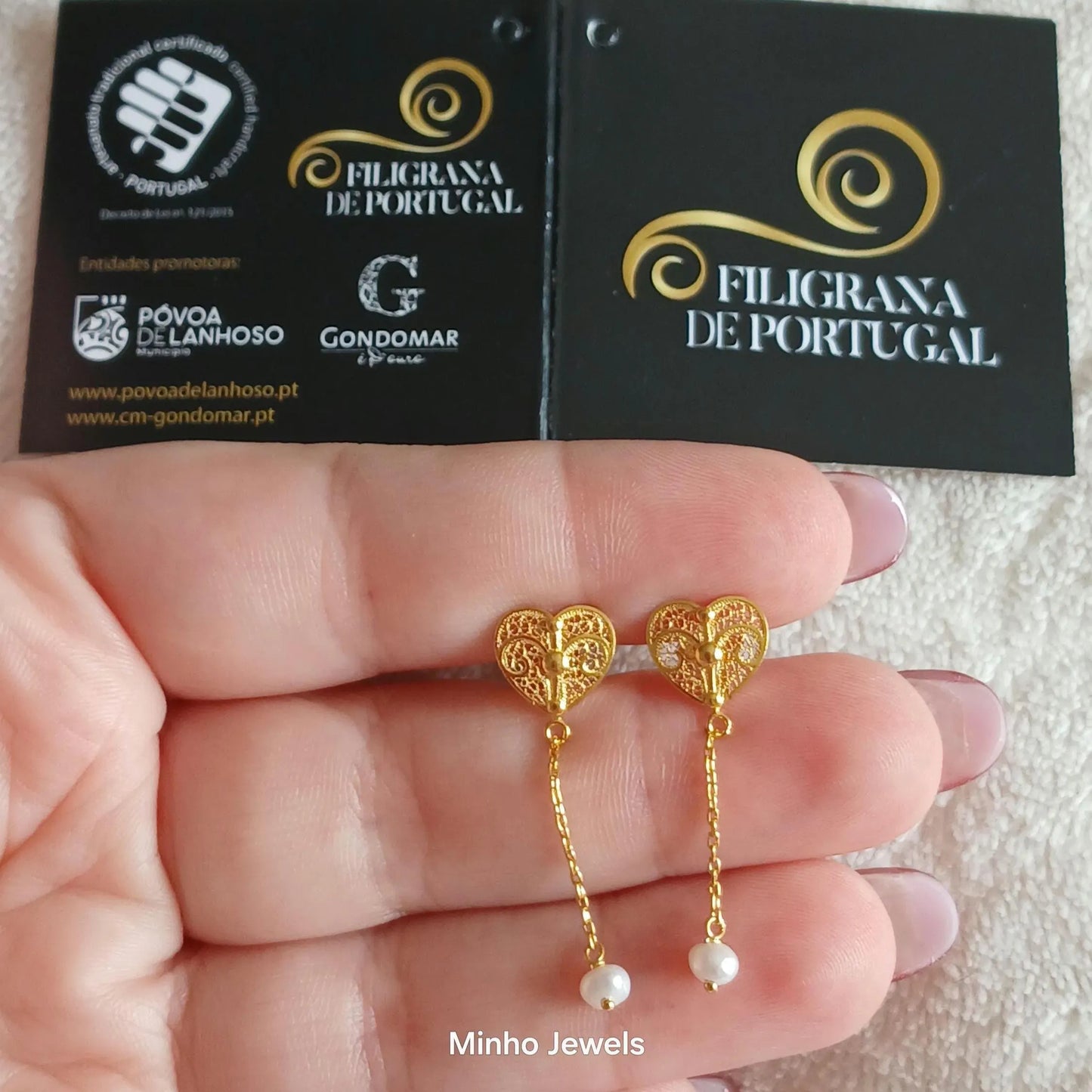 19Kt Gold Portuguese Handmade Filigree Heart Stud Earrings with Dangling Pearl
