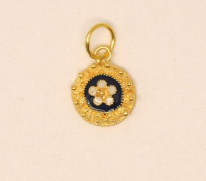 19Kt Solid Gold Caramujo Pendant